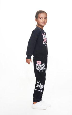 Alternative view of JOYCE CREW